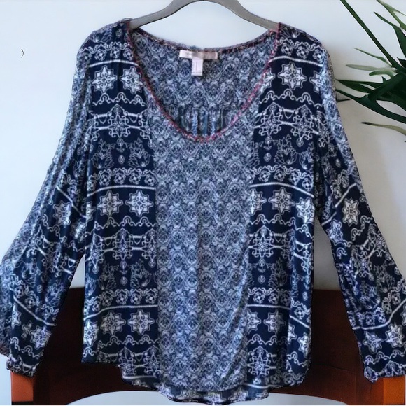 Forever 21 Contemporary Long Bell Sleeve Blouse Top Whipstitching - Picture 3 of 6